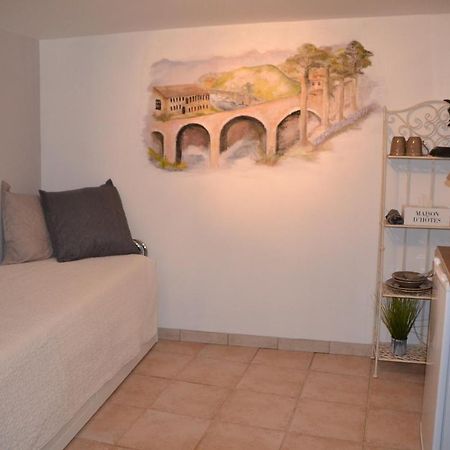 Meyras Maison Sous Le Pont Bed & Breakfast エクステリア 写真