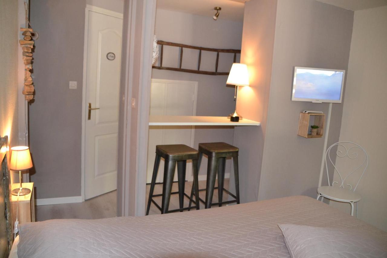 Meyras Maison Sous Le Pont Bed & Breakfast エクステリア 写真