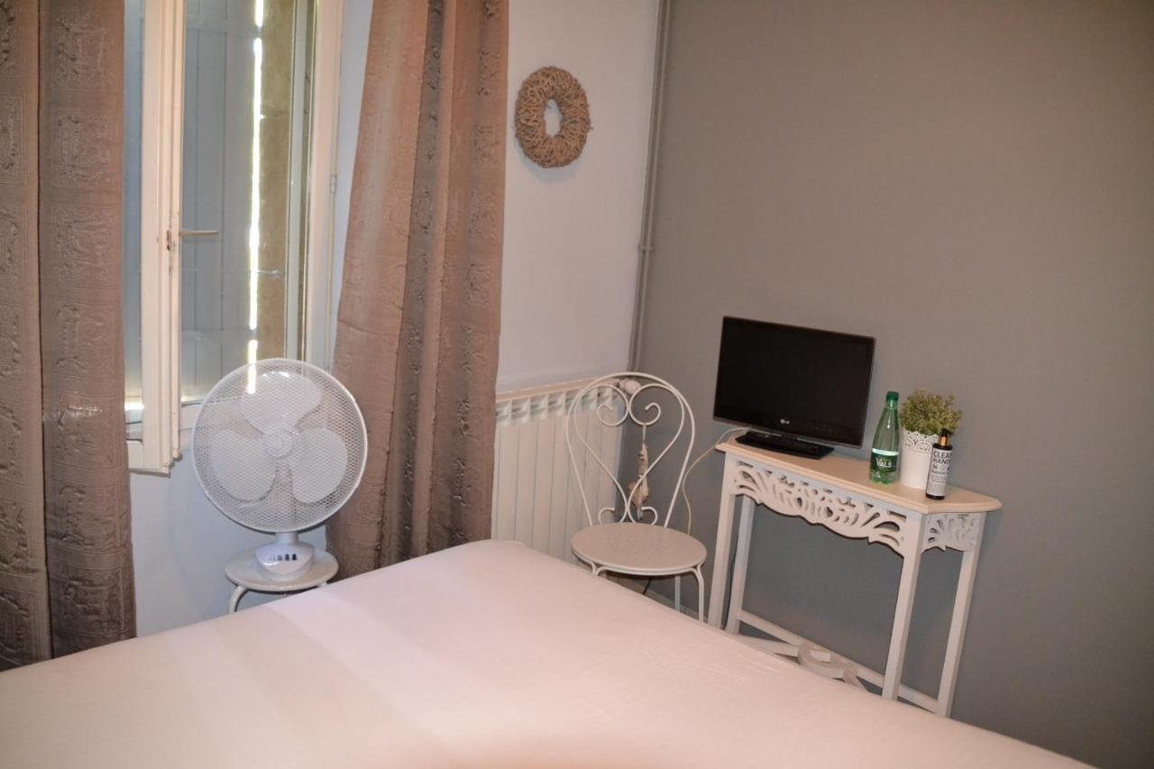 Meyras Maison Sous Le Pont Bed & Breakfast エクステリア 写真