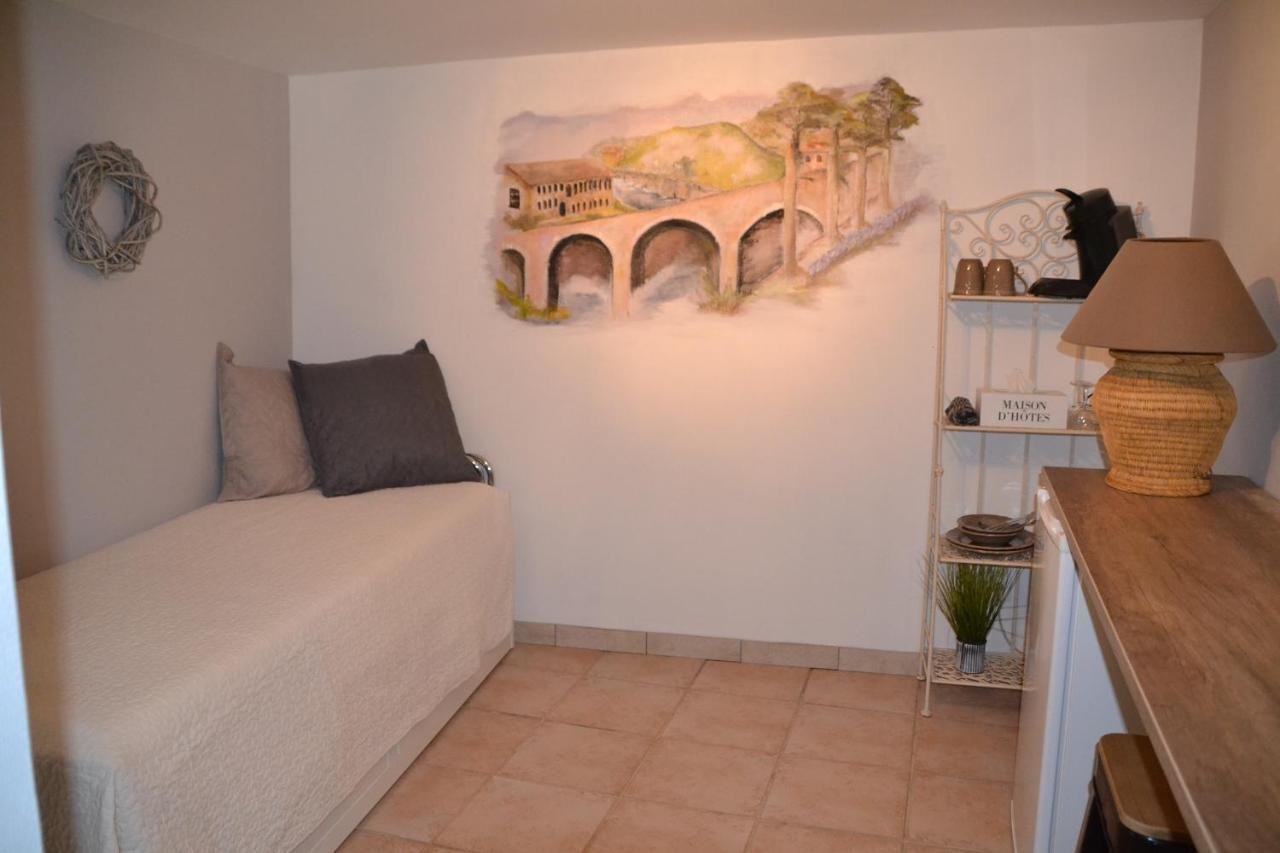 Meyras Maison Sous Le Pont Bed & Breakfast エクステリア 写真